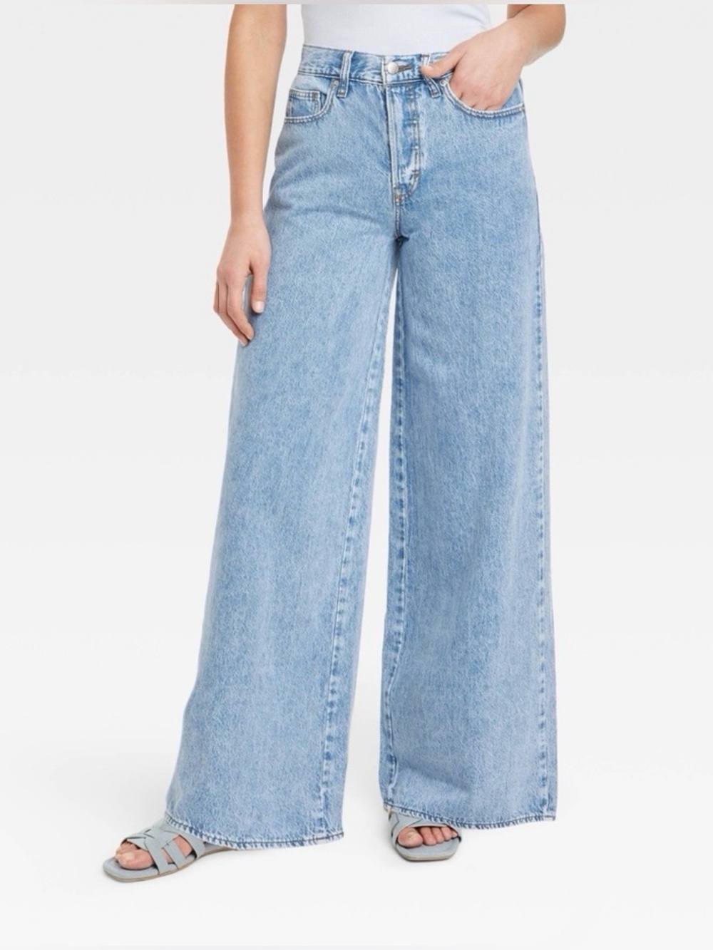 Universal Thread Women's Mid-Rise Super Wide Leg Jeans